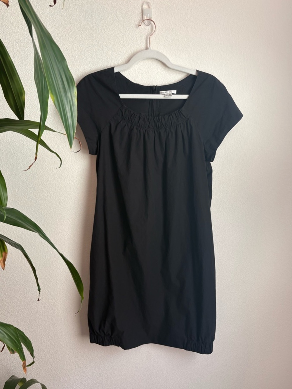 Vince Black Short-Sleeve Lagenlook Shift Midi Dress, Minimalist Grunge Wear